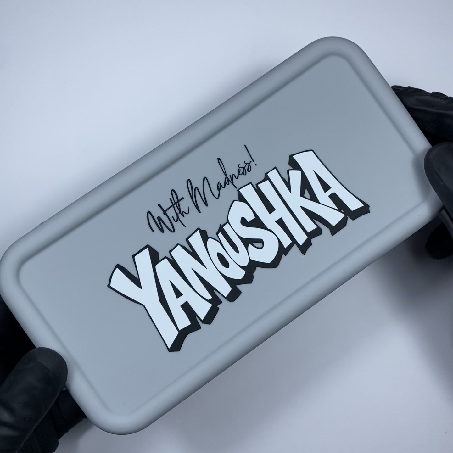 Trousse grise Yanoushka